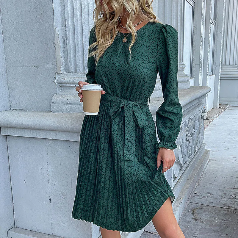 Damen Elegantes Plissee‑Midikleid mit Taillenschärpe, gerafften Puffärmeln und A‑Linie Nord Taschen