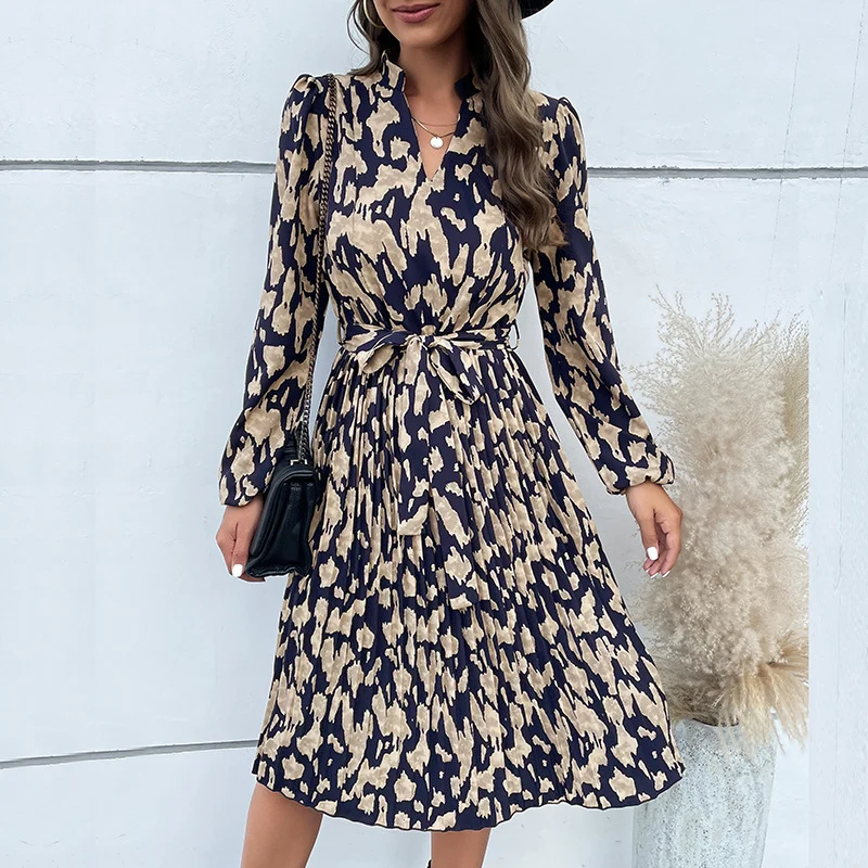 Damen Elegantes Midikleid mit plisseeartigem Rock, V-Ausschnitt und Taillengürtel Nord Taschen