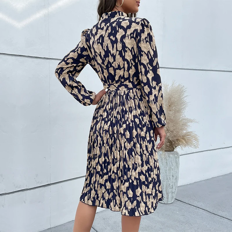 Damen Elegantes Midikleid mit plisseeartigem Rock, V-Ausschnitt und Taillengürtel Nord Taschen
