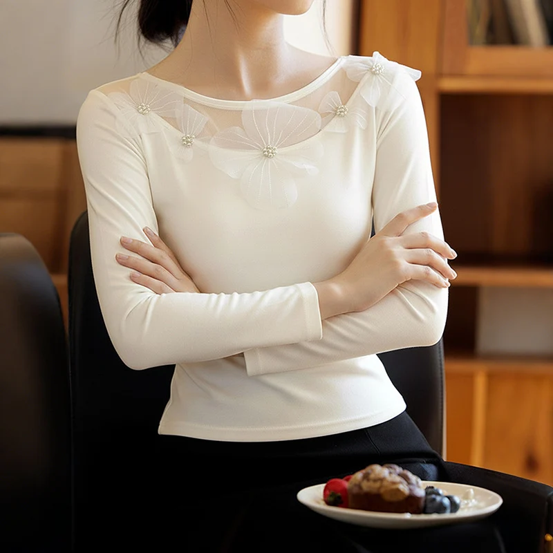 Damen Elegantes Langarmshirt mit transparentem Tüll‑Einsatz und 3D‑Blütenapplikation Nord Taschen