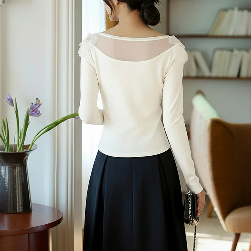 Damen Elegantes Langarmshirt mit transparentem Tüll‑Einsatz und 3D‑Blütenapplikation Nord Taschen