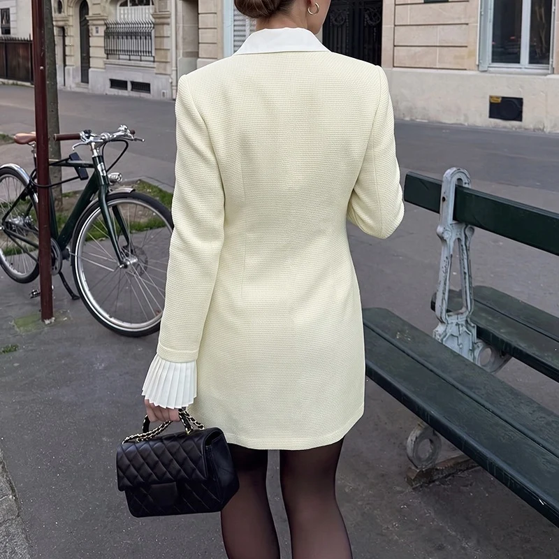 Damen Elegantes kurzes Mantelkleid mit asymmetrischer Knopfleiste, Plissee‑Manschetten & Hemdkragen Nord Taschen
