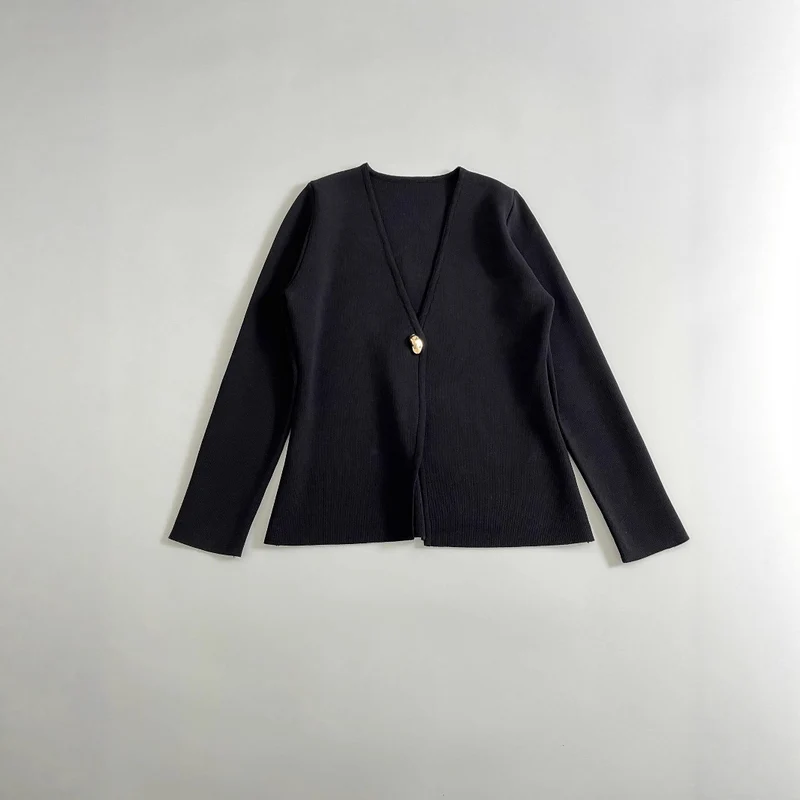 Damen Feiner V‑Ausschnitt-Cardigan mit Schmuckknopf und kastiger Silhouette Nord Taschen