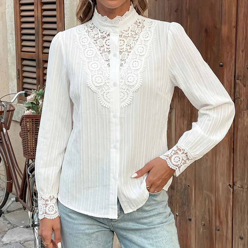 Damen Elegante Victorian-inspirierte Spitzenbluse mit Stehkragen, Knopfleiste und Ballonärmeln Nord Taschen