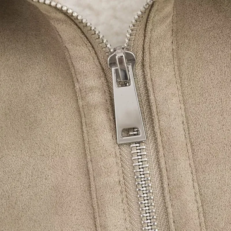Damen Kurz geschnittene Wildlederoptik-Bomberjacke mit Teddyfutter, Reißverschluss und Rippbündchen Nord Taschen