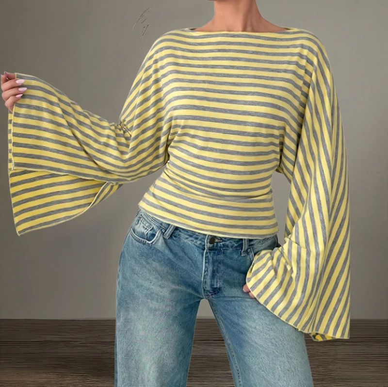 Damen Gestreiftes Shirt mit Carmenausschnitt, taillierter Silhouette und Trompetenärmeln Nord Taschen