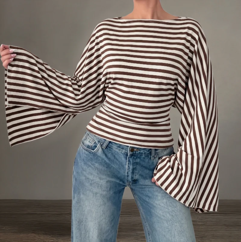 Damen Gestreiftes Shirt mit Carmenausschnitt, taillierter Silhouette und Trompetenärmeln Nord Taschen