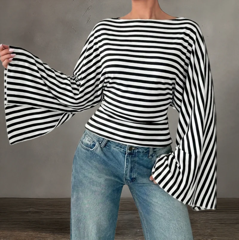 Damen Gestreiftes Shirt mit Carmenausschnitt, taillierter Silhouette und Trompetenärmeln Nord Taschen