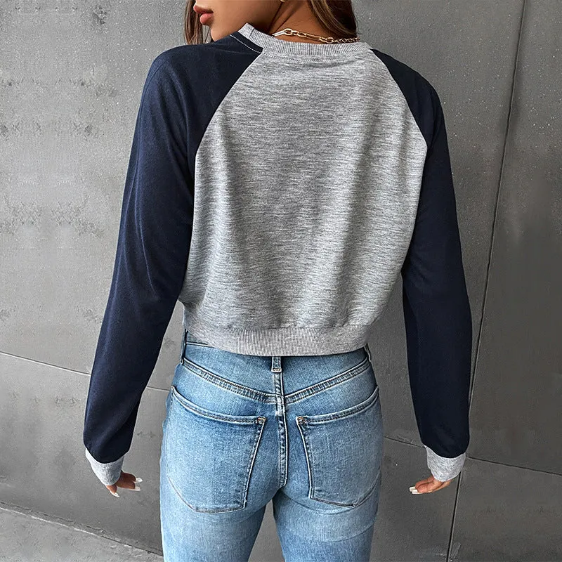Damen Cropped Raglan-Sweatshirt mit Bergmotiv, gerafftem Saum und Kontrastärmeln Nord Taschen