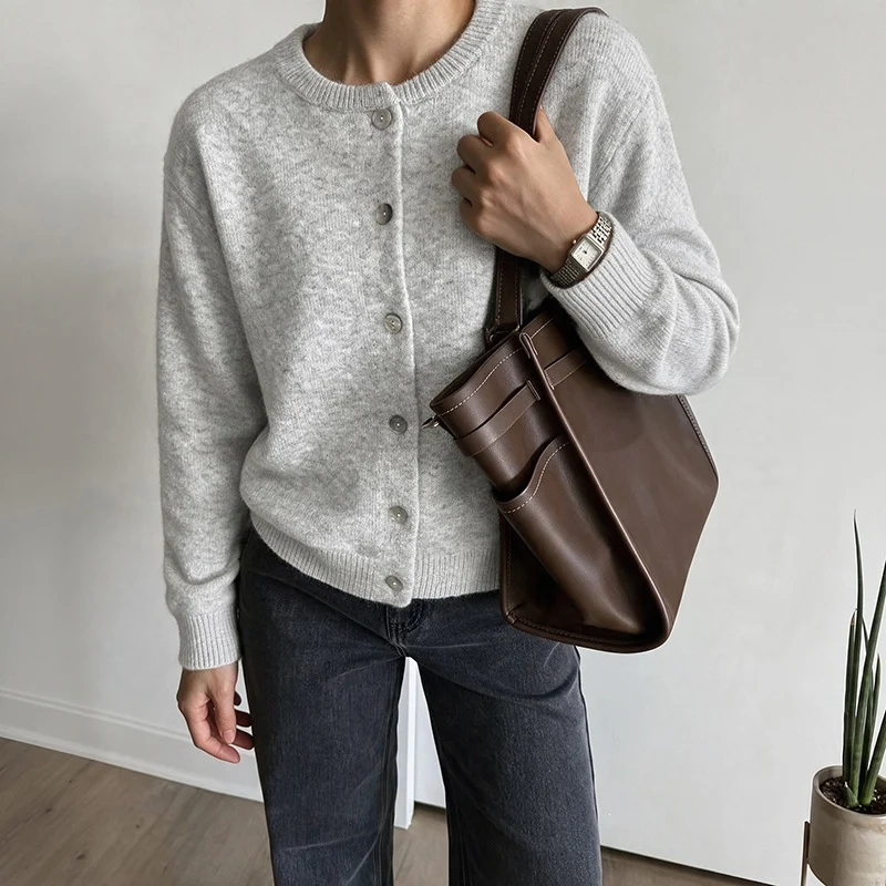 Damen Cropped Kuschelstrick-Cardigan mit Rundhals, Perlmuttknopfleiste und gerippten Abschlüssen Nord Taschen