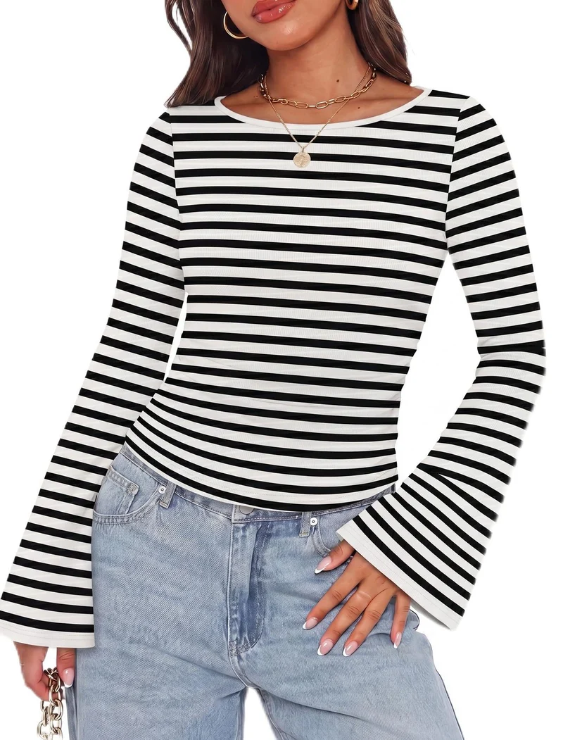 Damen Geripptes Langarmshirt mit Raffung, Trompetenärmeln und Kontrastbesatz Nord Taschen