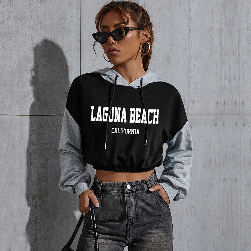 Damen Cropped Hoodie mit Kontrastärmeln, elastischem Saum und schmelzendem Smiley-Print Nord Taschen