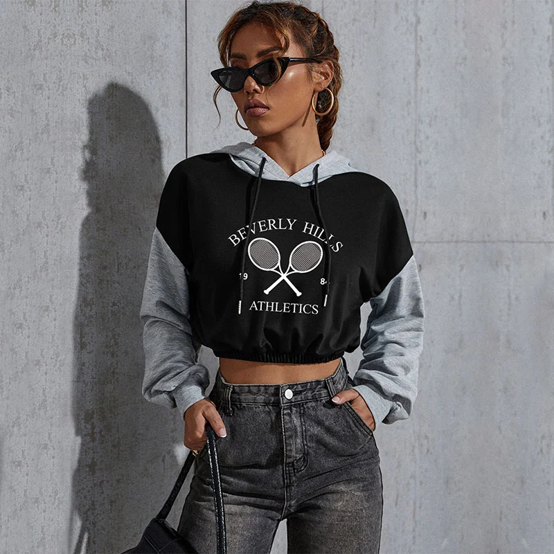 Damen Cropped Hoodie mit Kontrastärmeln, elastischem Saum und schmelzendem Smiley-Print Nord Taschen