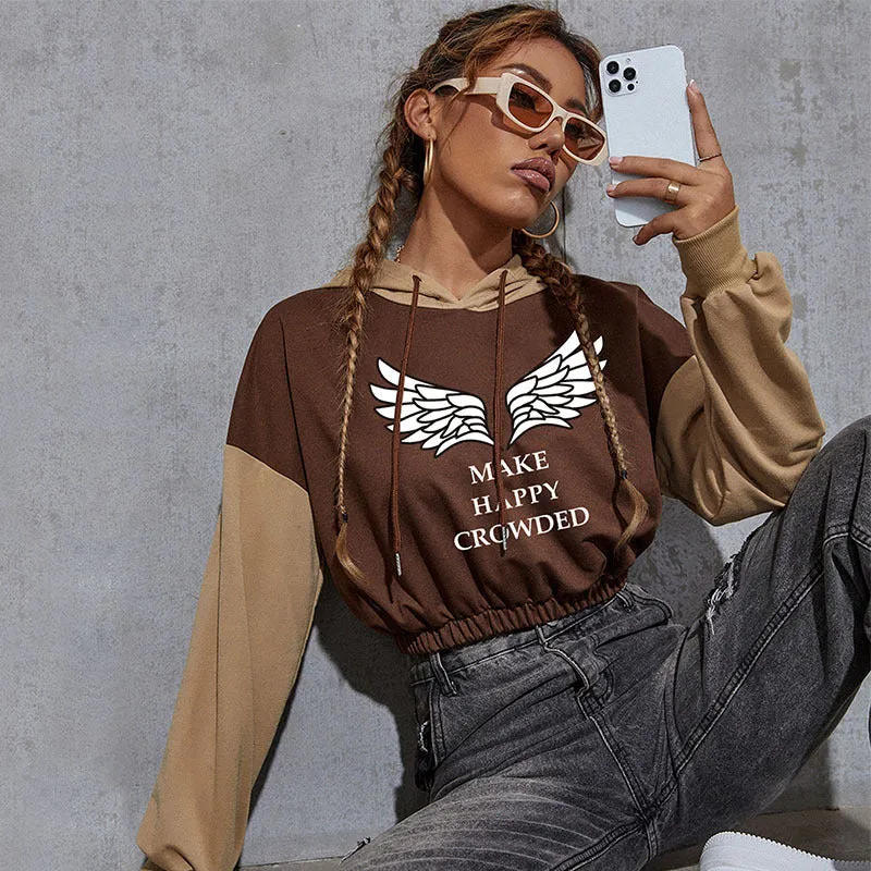 Damen Cropped Hoodie mit Kontrastärmeln, elastischem Saum und schmelzendem Smiley-Print Nord Taschen
