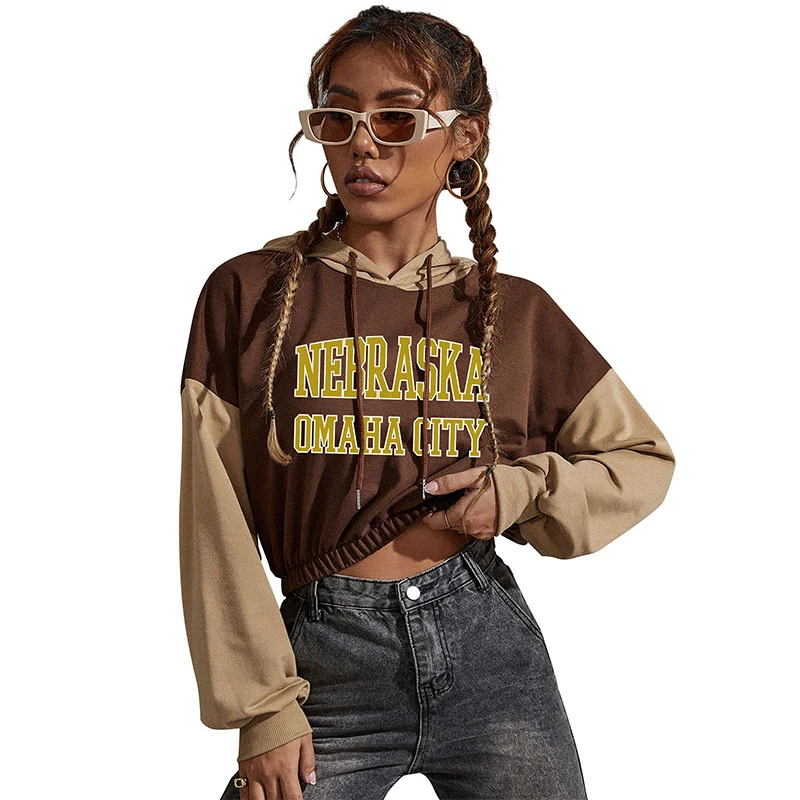Damen Cropped Hoodie mit Kontrastärmeln, elastischem Saum und schmelzendem Smiley-Print Nord Taschen