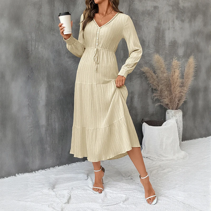 Damen Crinkle-Midikleid mit V‑Ausschnitt, Taillenband und Volantstufen Nord Taschen