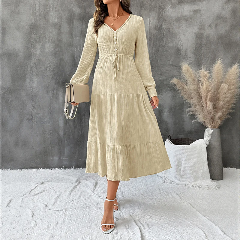 Damen Crinkle-Midikleid mit V‑Ausschnitt, Taillenband und Volantstufen Nord Taschen