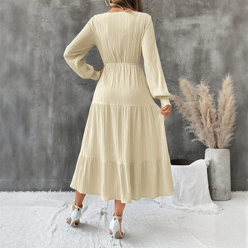 Damen Crinkle-Midikleid mit V‑Ausschnitt, Taillenband und Volantstufen Nord Taschen