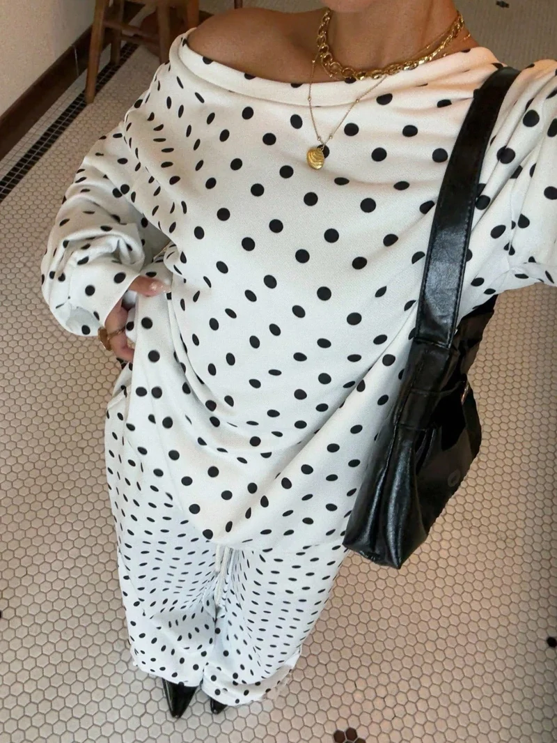 Damen Gepunktetes Zweiteiliges Lounge-Set mit weitem Boatneck und weiten Palazzo-Hosen Nord Taschen