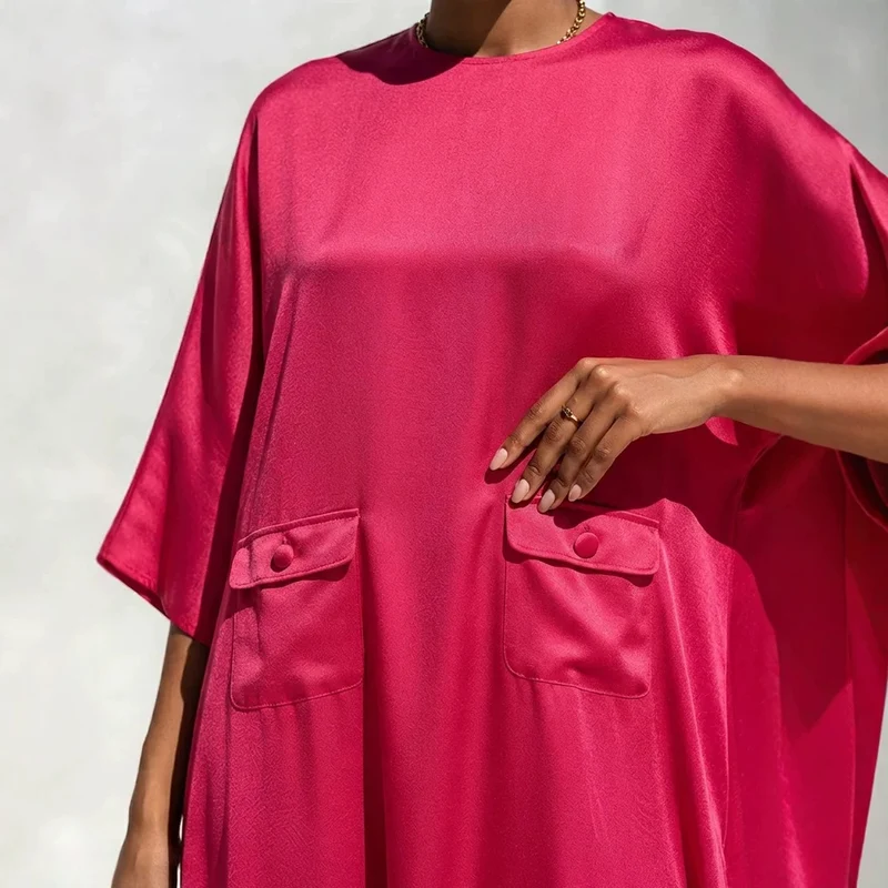 Damen Fließendes Maxikleid mit Oversize‑Kaftan­schnitt und aufgesetzten Pattentaschen Nord Taschen