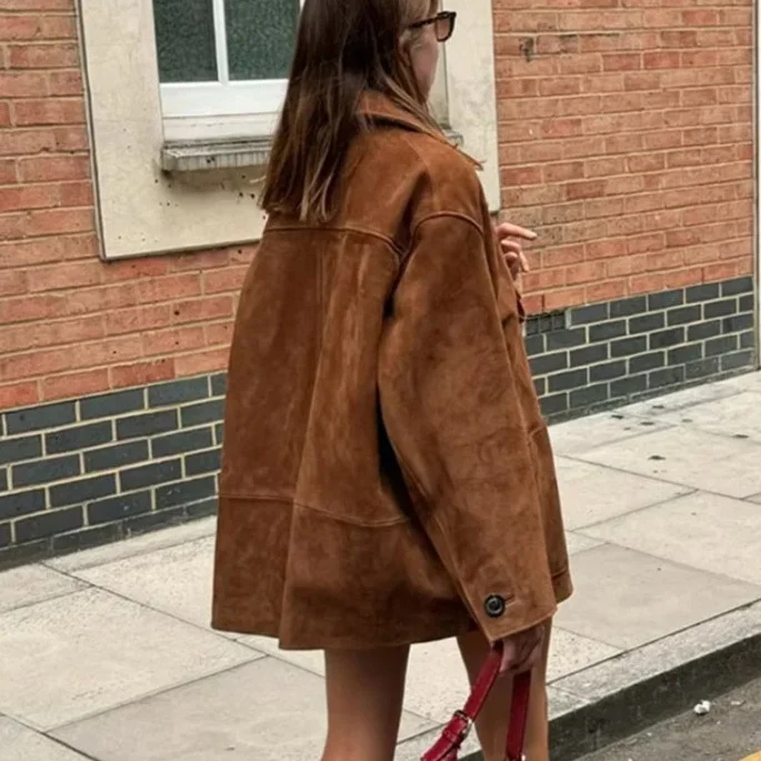 Damen 100+ oversized Wildlederoptik-Blousonjacke mit Pattentaschen und Knopfleiste Nord Taschen