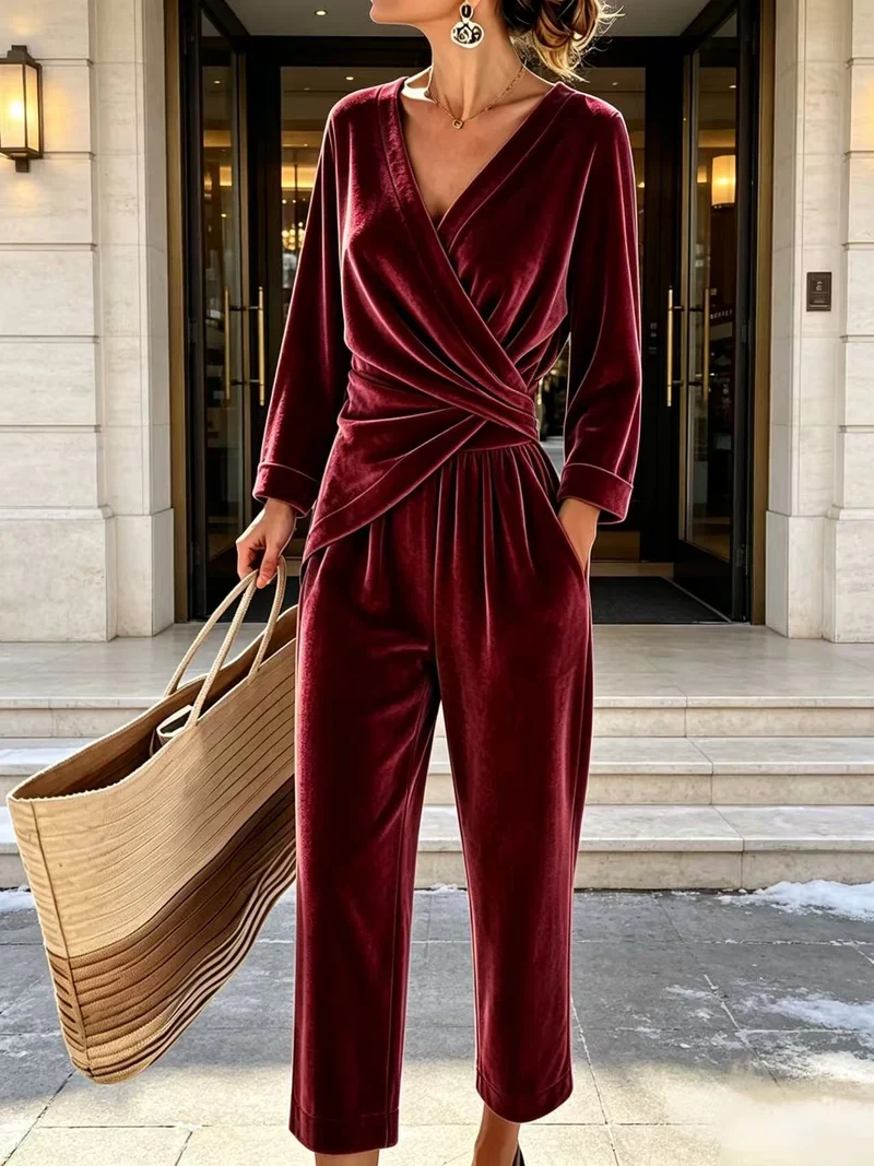 Damen Velours-Overall mit Wickeloberteil und weitem Hosenbein Nord Taschen