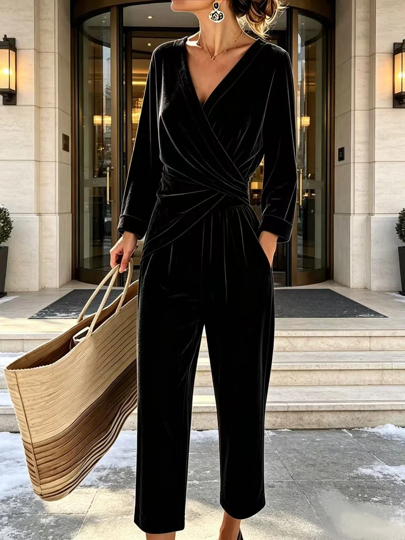 Damen Velours-Overall mit Wickeloberteil und weitem Hosenbein Nord Taschen