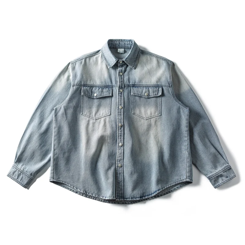 Damen Weite Denim‑Hemdjacke im Oversize‑Cut mit Druckknopfblende, Western‑Brusttaschen und abgerundetem Saum Nord Taschen