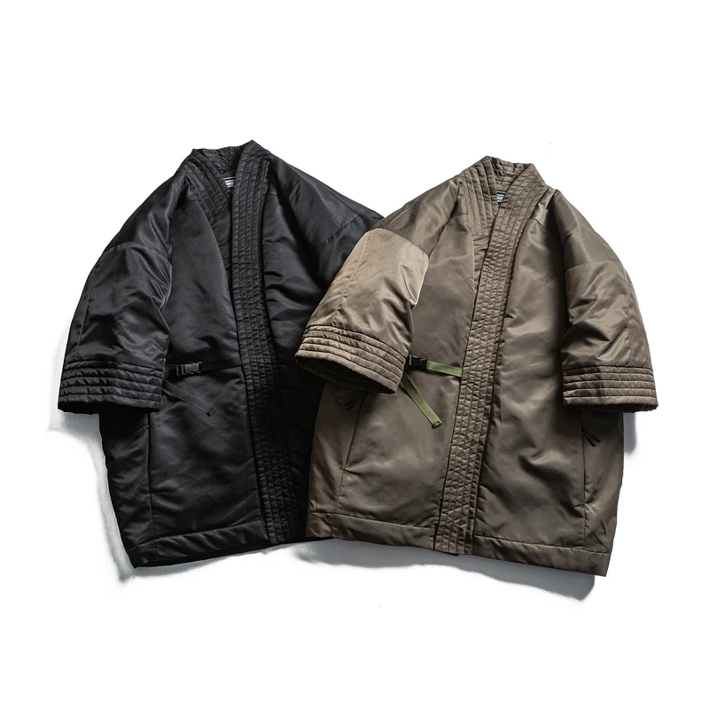 Unisex Gepolsterte Kimono-Jacke mit kurzem Ärmel und Taillengürtel Nord Taschen