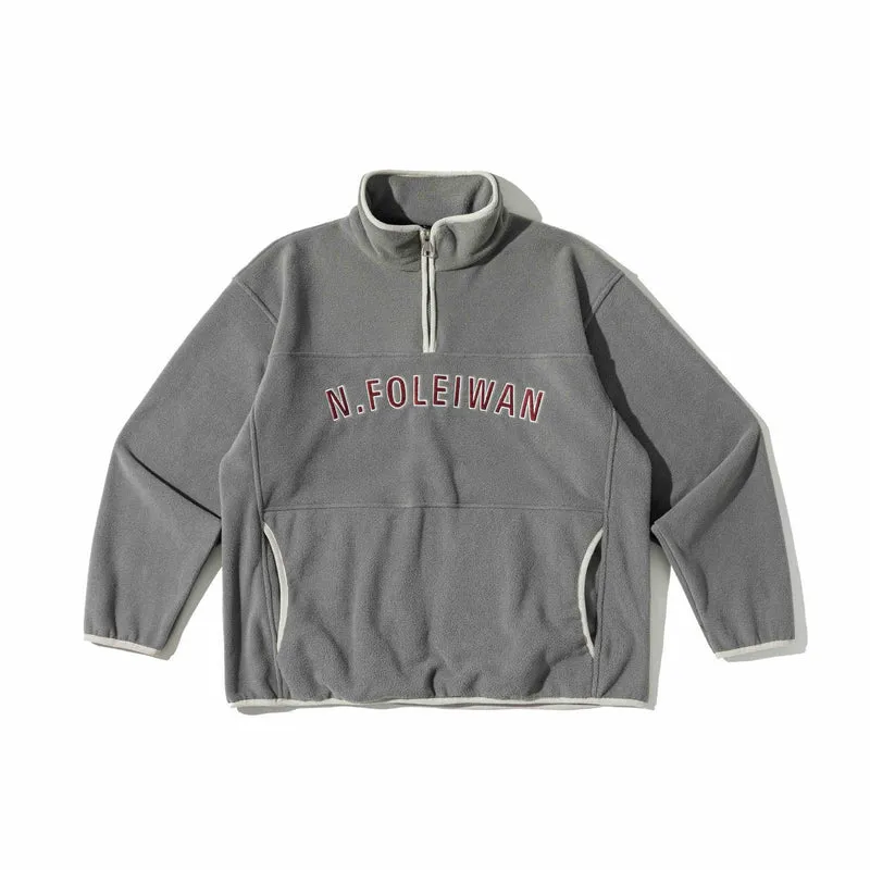 Unisex Fleece-Pullover mit halbhohem Reißverschluss, Kängurutasche und Collegestyle-Stick Nord Taschen