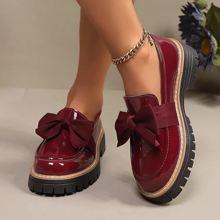 Damen Lack-Optik Loafer mit massiver Profilsohle und großer Stoffschleife Nord Taschen
