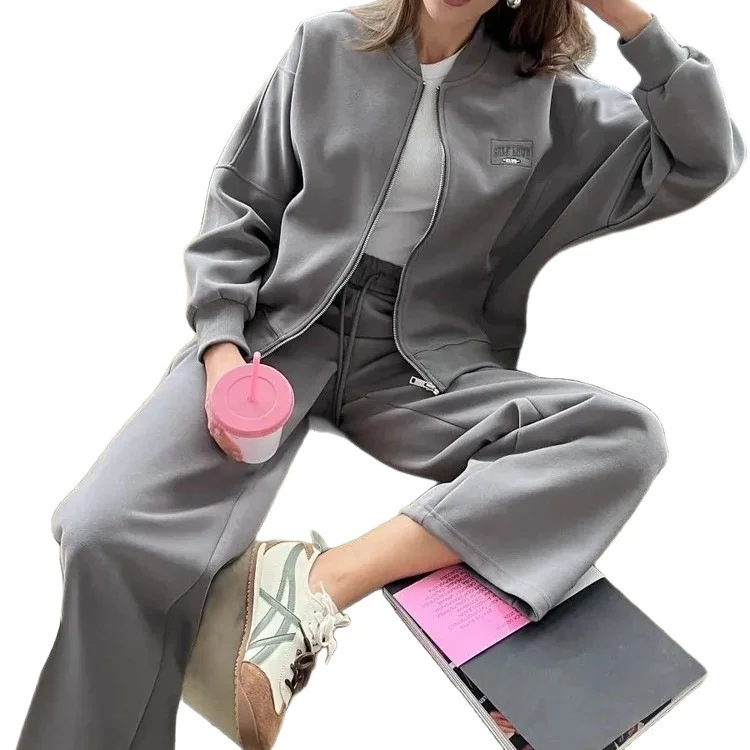 Damen Oversize Sweatjacke mit Reißverschluss und weite Jogginghose Freizeit-Set Nord Taschen