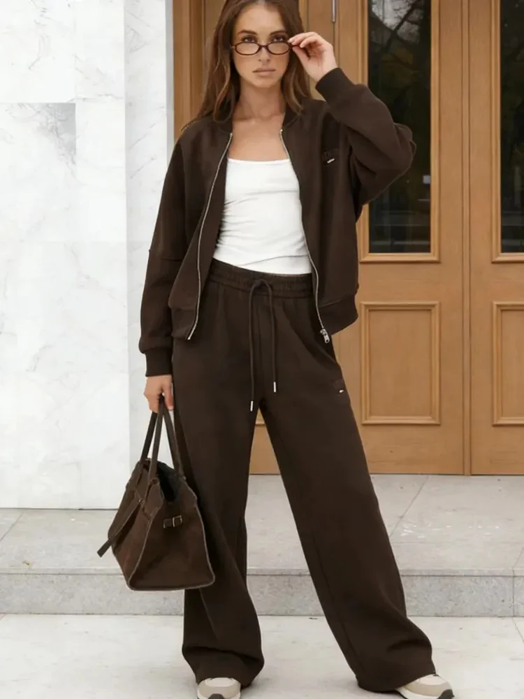 Damen Oversize Sweatjacke mit Reißverschluss und weite Jogginghose Freizeit-Set Nord Taschen