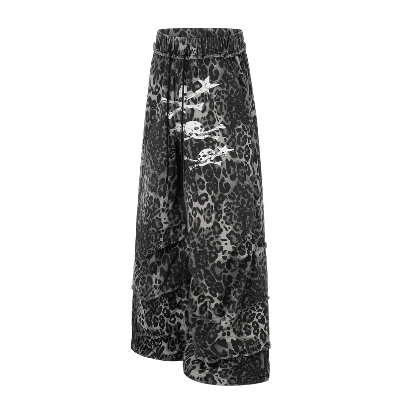 Damen Weite Cargo-Culotte-Shorts mit Fransenstufen und Totenkopf-Print Nord Taschen