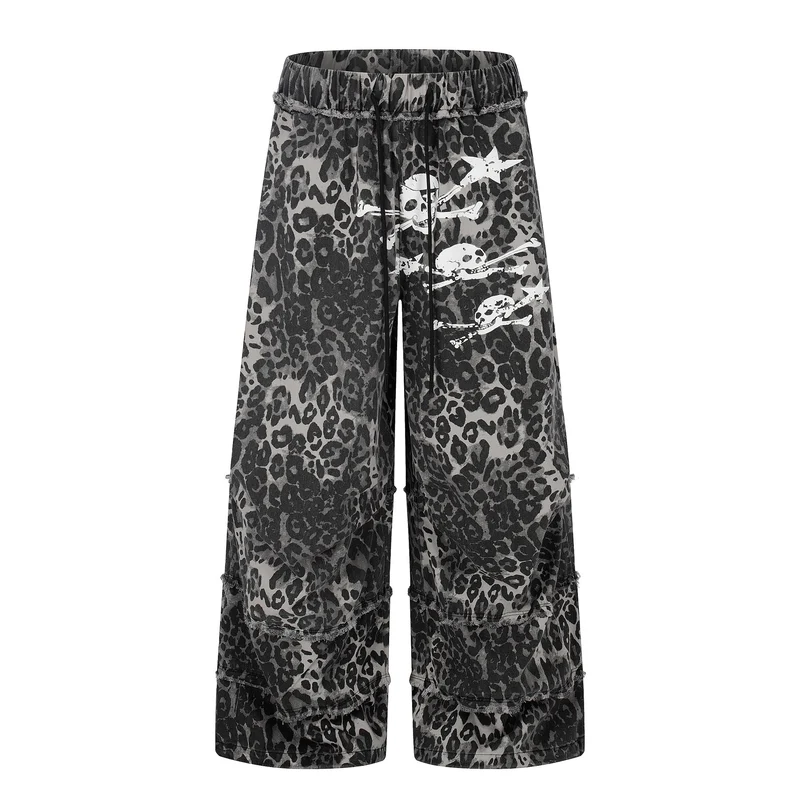 Damen Weite Cargo-Culotte-Shorts mit Fransenstufen und Totenkopf-Print Nord Taschen