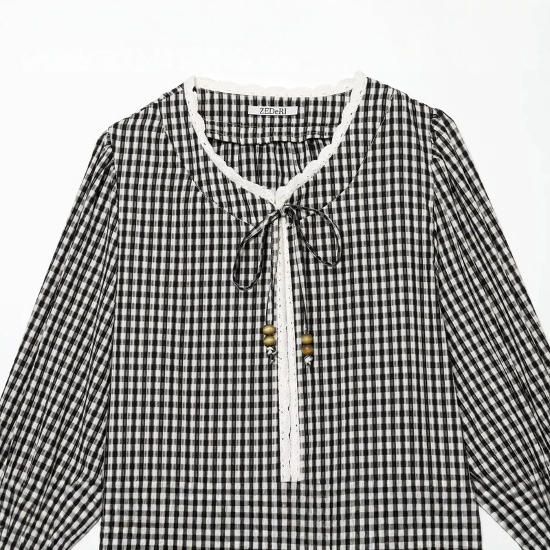 Damen Vichykaro-Bluse mit Häkelbesatz, Bindeband und dreiviertel Ballonärmeln Nord Taschen