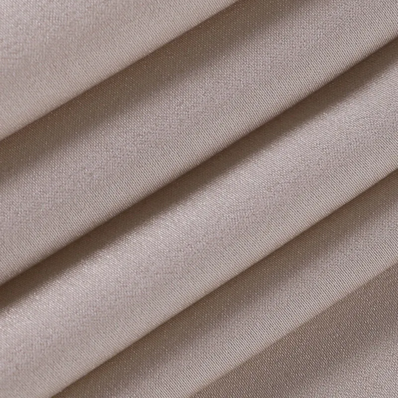 Festkleid mit Ausschnitt