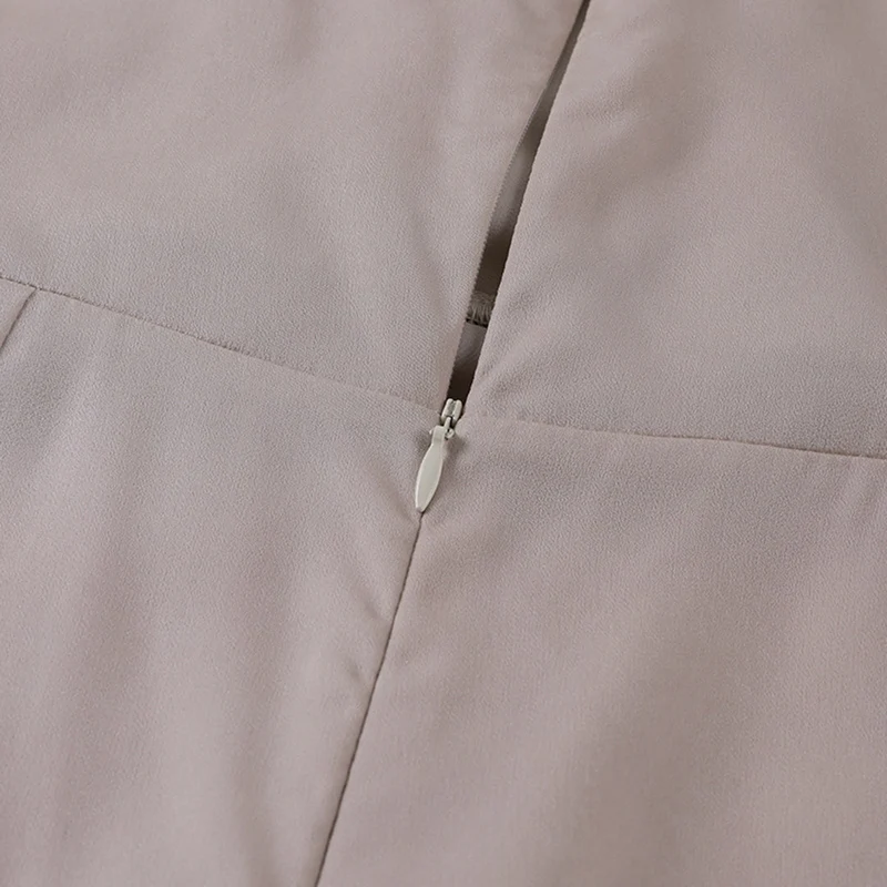 Festkleid mit Ausschnitt