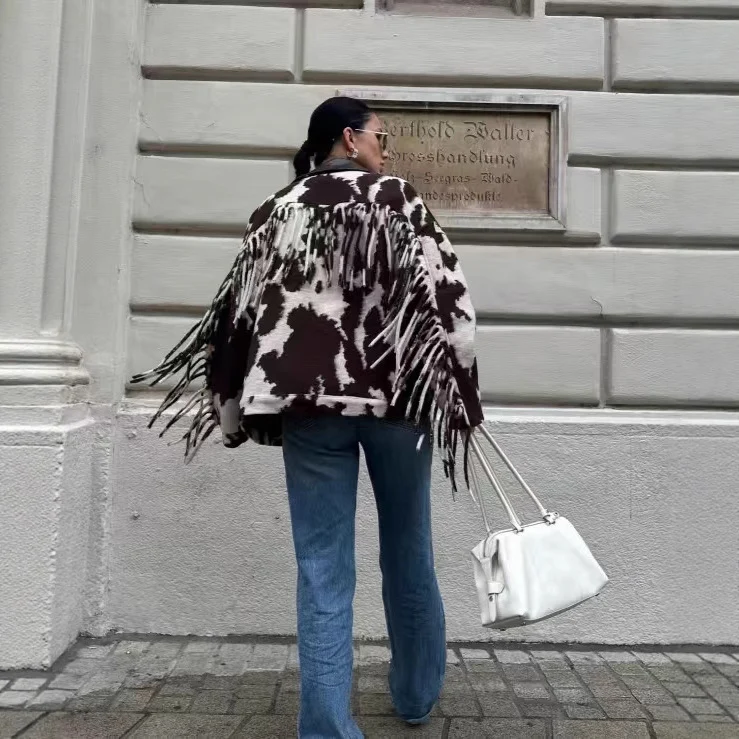 Damen Teddy-Truckerjacke mit Kuhfleckenmuster und Kunstlederkragen Nord Taschen