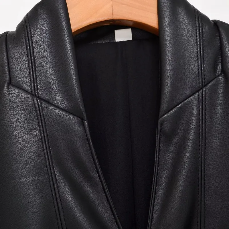 Damen taillierter zweireihiger Kunstleder‑Midimantel mit Schalkragen und Pattentaschen Nord Taschen