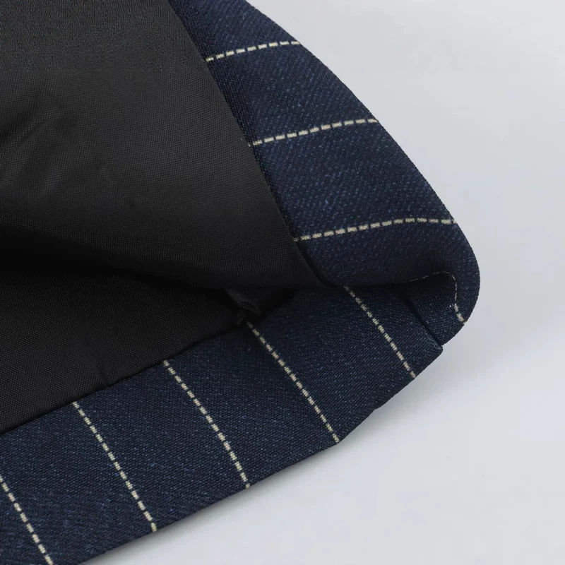 Damen taillierter Doppelreiher-Nadelstreifenblazer mit Schulterklappen Nord Taschen