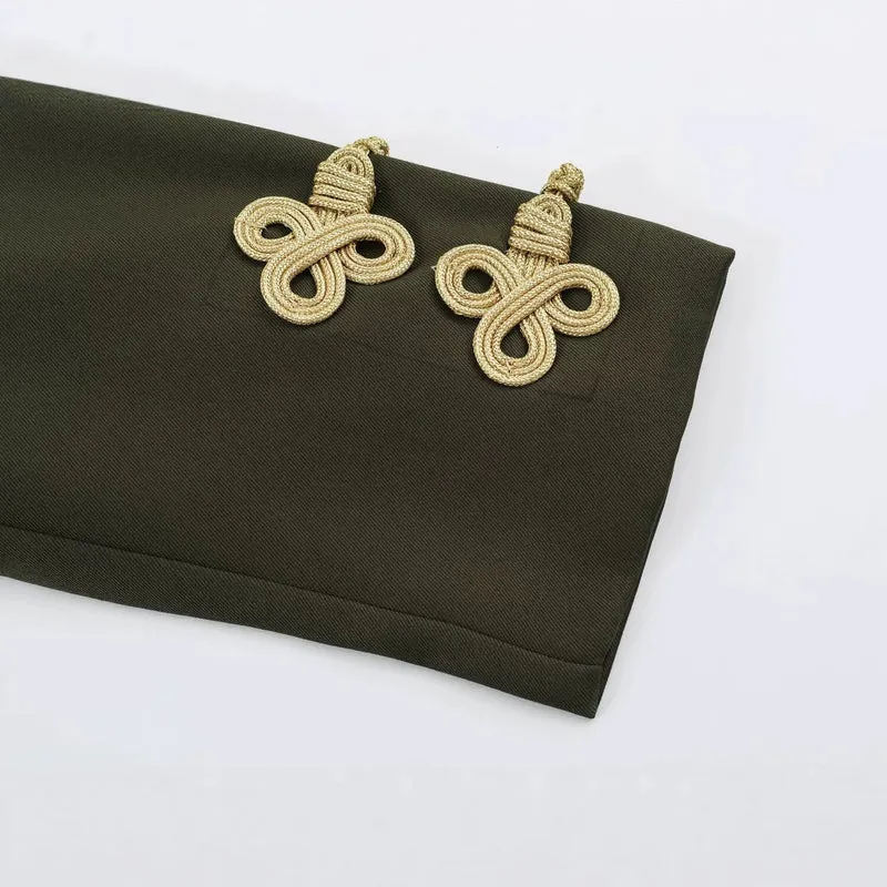 Damen Kurzer Militärblazer mit geflochtenen Epauletten und Zierknoten-Ärmeln Nord Taschen