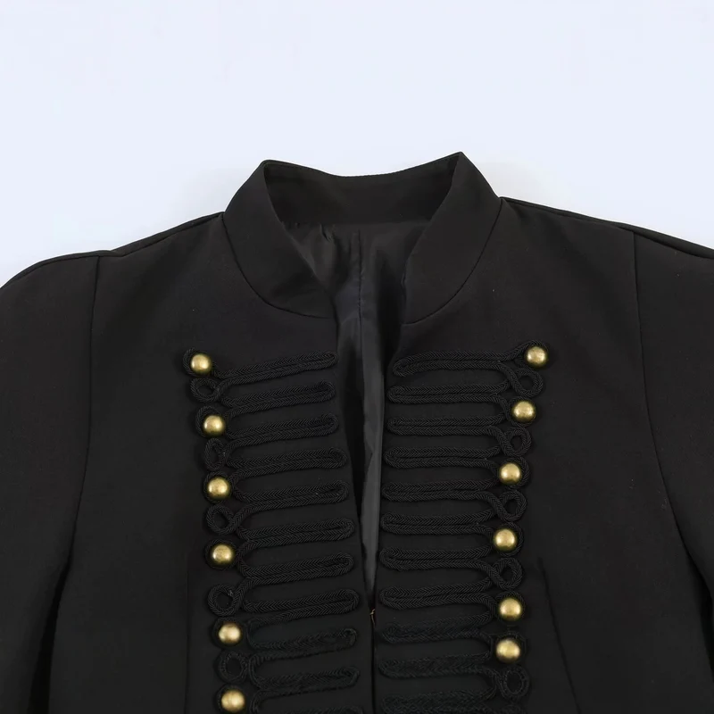 Damen militärinspirierte Cropped-Jacke mit Stehkragen und dekorativer Zierknopfpassé Nord Taschen