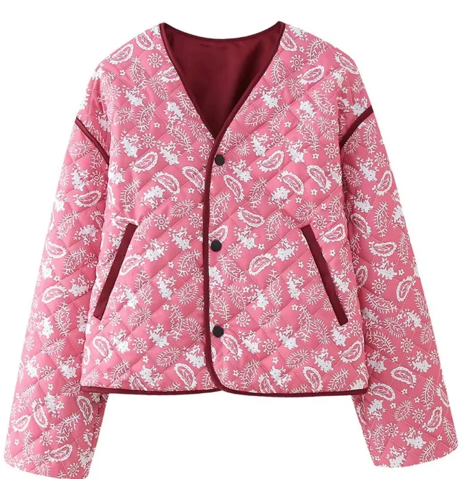 Damen gesteppte Kurzjacke mit V-Ausschnitt, Paisley‑Muster und kontrastierenden Paspeln Nord Taschen