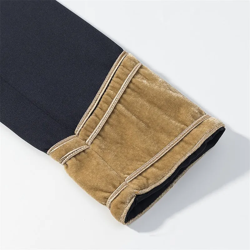 Damen Kurze militärisch inspirierte Jacke mit Stehkragen, Zierkordeln und goldbesetzten Manschetten Nord Taschen