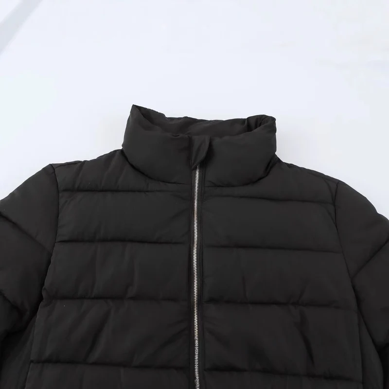 Damen Kurze gesteppte Daunenoptik-Steppjacke mit Stehkragen und Elastikbündchen Nord Taschen