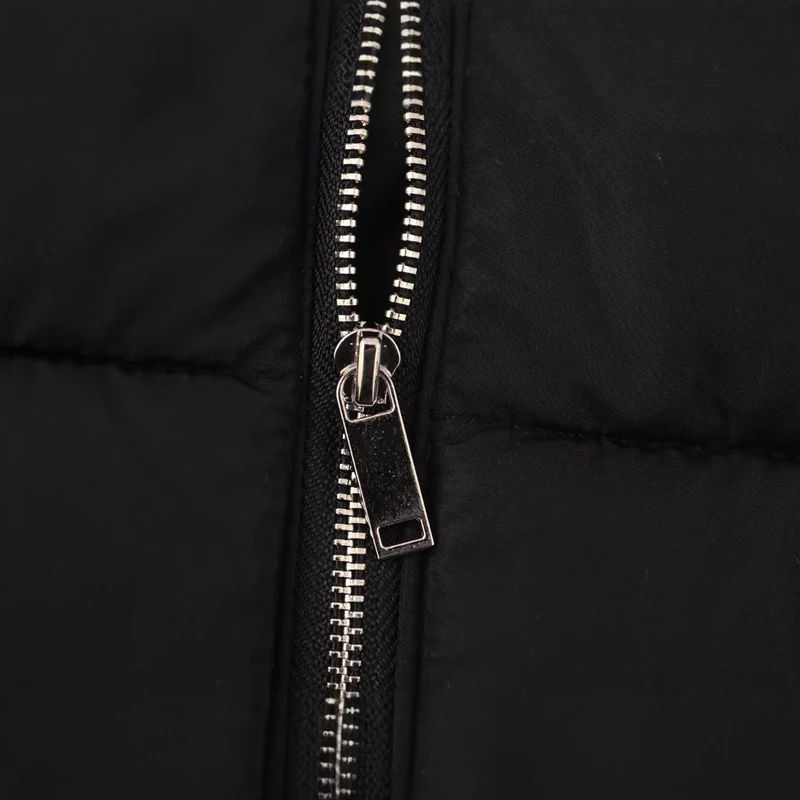 Damen Kurze gesteppte Daunenoptik-Steppjacke mit Stehkragen und Elastikbündchen Nord Taschen