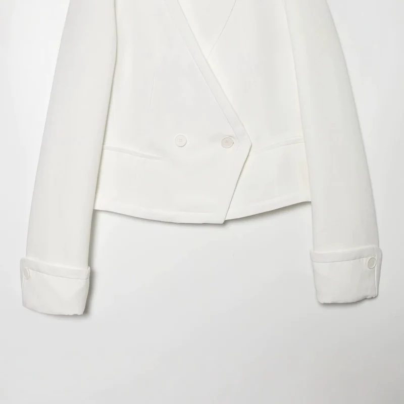 Damen gekürzter doppeltreihiger Blazer mit V‑Ausschnitt und Umschlagärmeln Nord Taschen