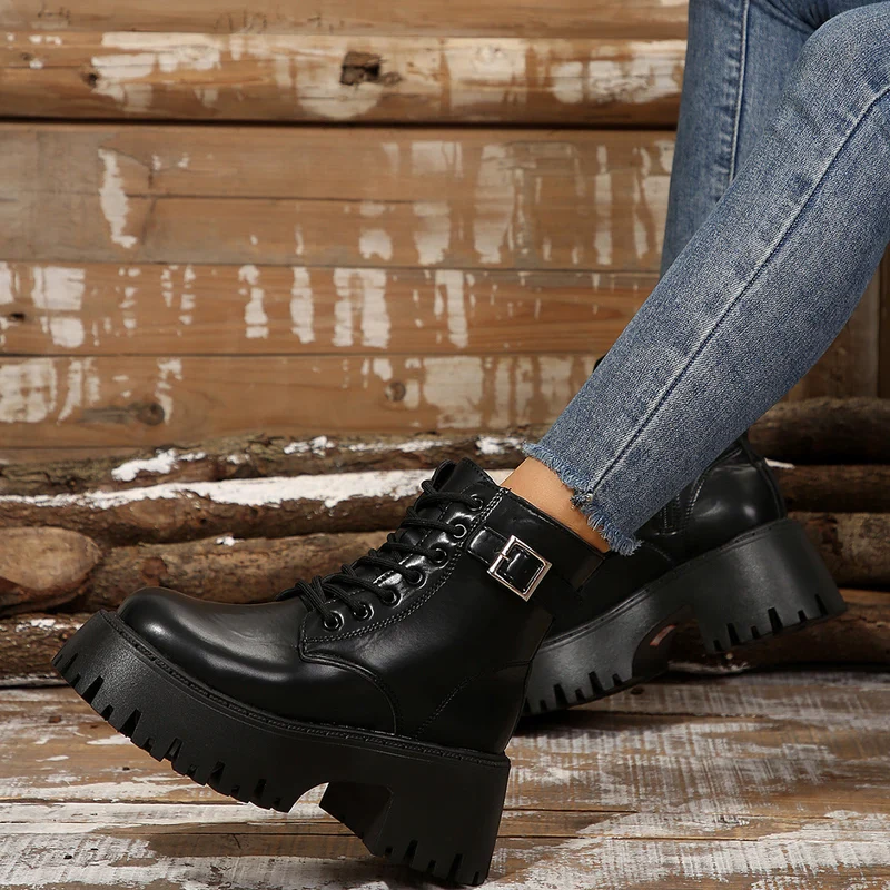 Damen Robuste Schnürstiefel mit Stylischem Profilsohle Avellé