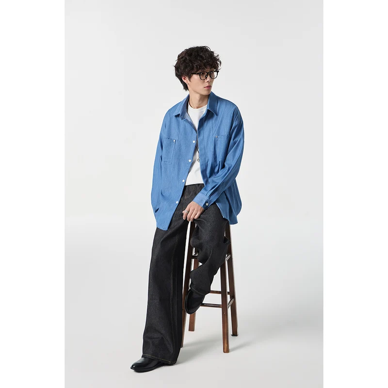 Herren Oversize Hemdjacke aus leichter Denim-Qualität mit verdeckter Knopfleiste und Brusttaschen Nord Taschen